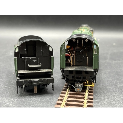 301 - Two 'Squadron' Hornby OO gauge Steam Locomotives in Boxes, one Tested Runner
(1300g)
Hornby R2587 Re... 