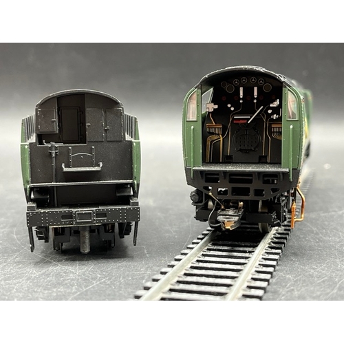 301 - Two 'Squadron' Hornby OO gauge Steam Locomotives in Boxes, one Tested Runner
(1300g)
Hornby R2587 Re... 