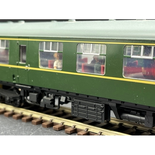 175 - Bachmann Branchline 31-326 Class 105 2 car Cravens DMU in BR green with speed whiskers. Kings Cross/... 