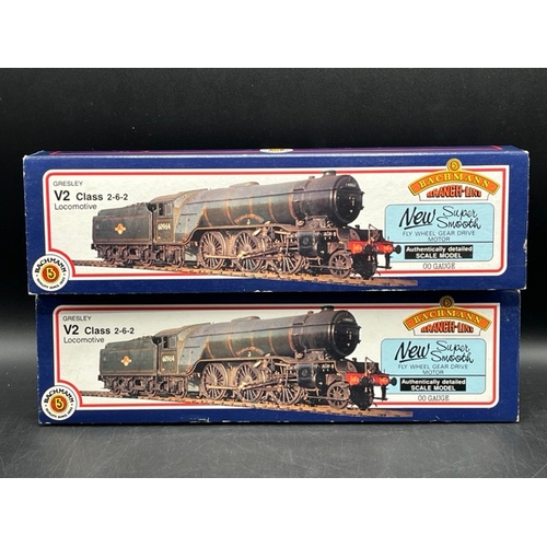 312 - Two Bachmann Gresley V2 Class 2-6-2 OO gauge Steam Locomotives in Boxes, both Tested Runners
(1100g)... 