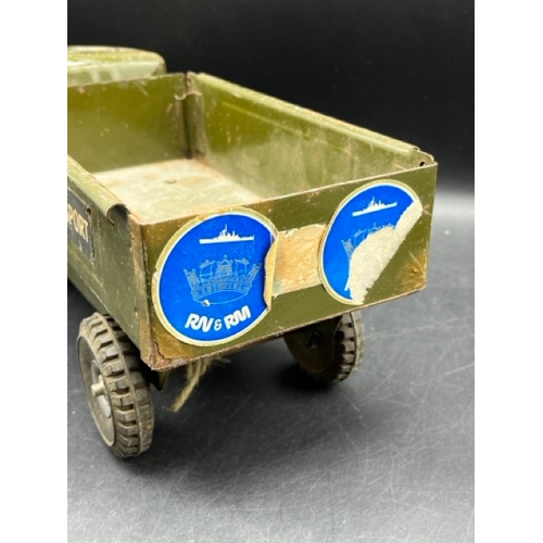 362 - Tri-ang Army Transport Truck from Triang Junior Series
(1400g)
Missing details
38cms