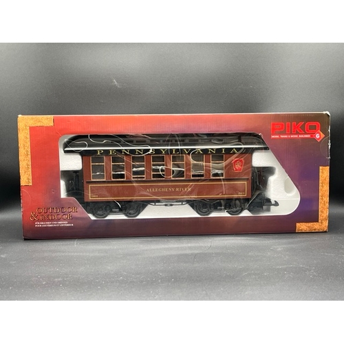 111 - Three G scale Piko 'As New' North American outline Rolling stock, 'Ready-to-Roll'
(5000g)
Pennsylvan... 