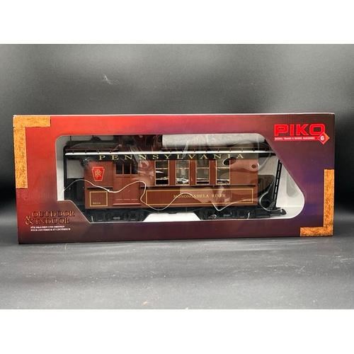 111 - Three G scale Piko 'As New' North American outline Rolling stock, 'Ready-to-Roll'
(5000g)
Pennsylvan... 