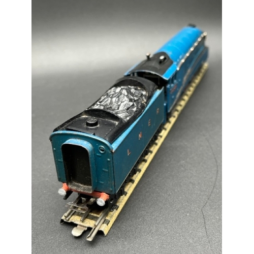 157 - Pre-war Hornby Dublo clockwork DL1 Streamlined 4-6-2 locomotive with tender No. 4498 Sir Nigel Gresl... 