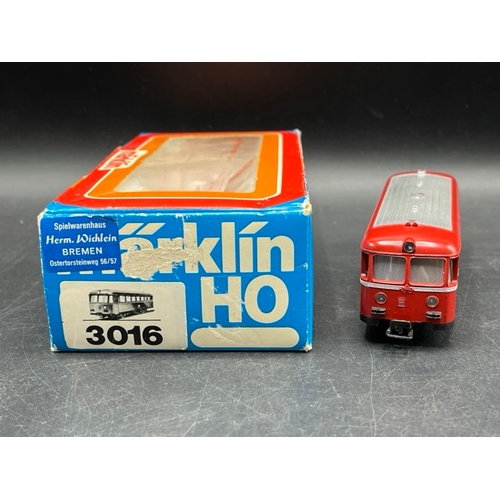 73 - 4 HO Märklin locomotives with 10 Boxed and un-boxed Rolling-stock
(3000g)
Locomotives NOT Tested as ... 