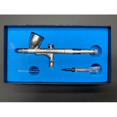 52 - Iwata High Performance HP-C Plus Airbrush. Previously used. (250g)

The Iwata High Performance HP-C ... 