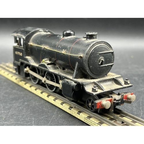 164 - Three 3-Rail Steam Locomotives & an Electric HO 2-Rail Loco of the DB
(2100g)
Hornby Dublo EDL1 3 Ra... 