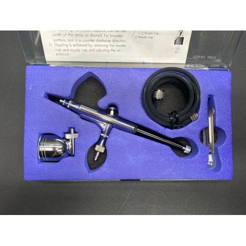 55 - 2 Airbrushes - Mr Hobby Procon FWA & Professional airbrush AB727 (800g). Both have been serviced in ... 