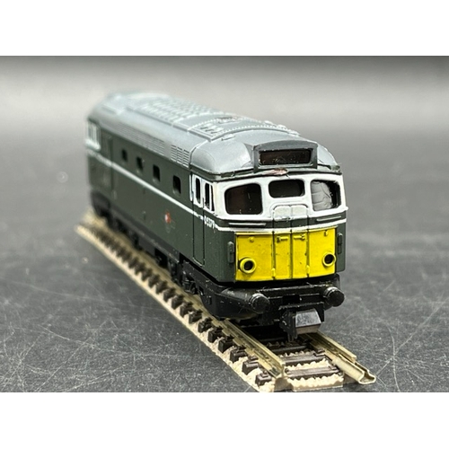 156 - Vintage Hornby Minitrix N.102 Passenger Set which includes Minitrix N204 Class 27 D5379 in BR green,... 