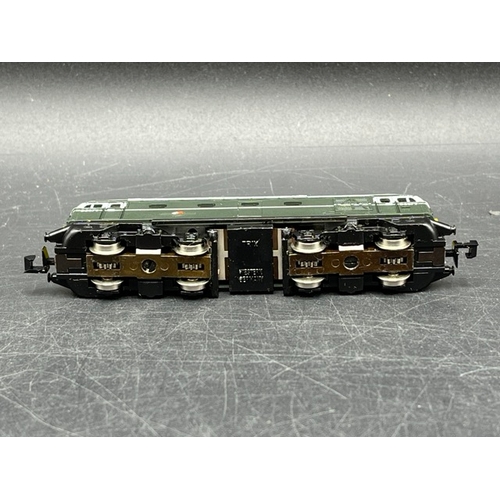 156 - Vintage Hornby Minitrix N.102 Passenger Set which includes Minitrix N204 Class 27 D5379 in BR green,... 