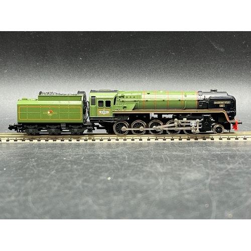 150 - Two boxed Hornby Minitrix BR Steam locomotives, Tested Runners
(300g)
Minitrix N203 Class 7P 4-6-2 7... 