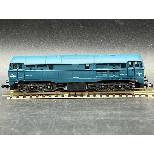 153 - Two N gauge BR Diesel Locomotives, Tested Runners
(300g)
Graham Farish 1007 Class 08 Shunter 08113/0... 