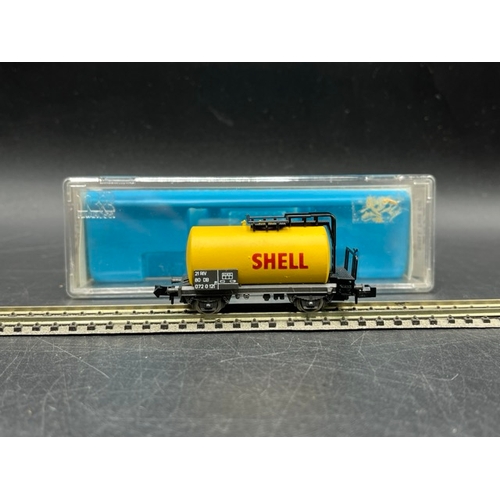 155 - 14 'N' gauge freight Rolling stock from Various manufacturers, 'Ready-to-Roll'
(NNNNg)
Two Lima arti... 