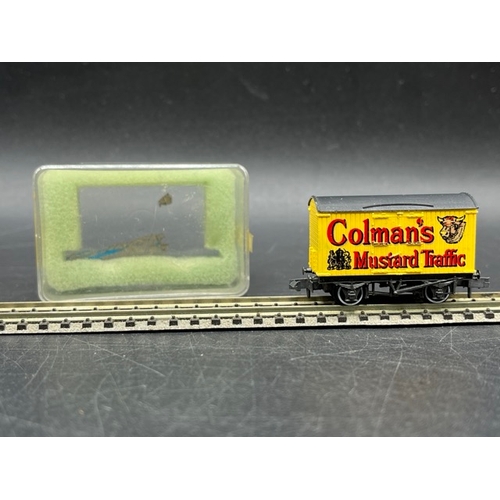 155 - 14 'N' gauge freight Rolling stock from Various manufacturers, 'Ready-to-Roll'
(NNNNg)
Two Lima arti... 