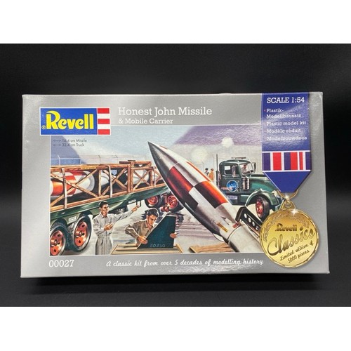 33 - Revell Honest John Missile & Mobile Carrier Kit. 1/54 Scale. (350g)