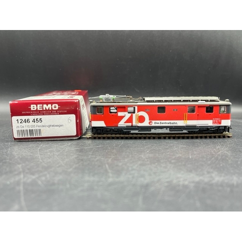 117 - Bemo HOm 1:87 scale Zentralbahn electric loco DCC with two corresponding Verstärkungswagens, each bo... 