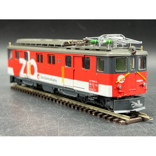 117 - Bemo HOm 1:87 scale Zentralbahn electric loco DCC with two corresponding Verstärkungswagens, each bo... 