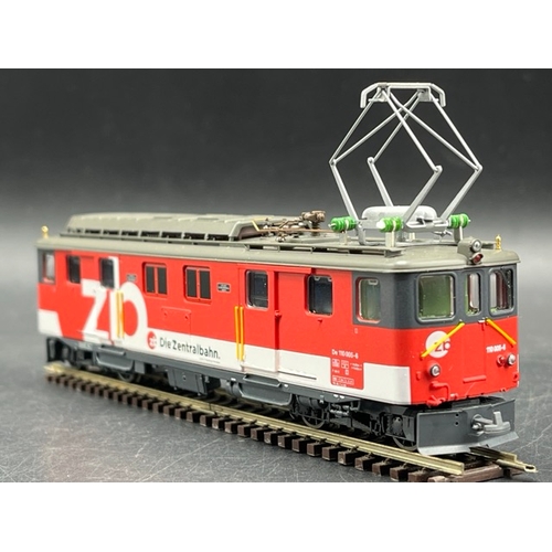 117 - Bemo HOm 1:87 scale Zentralbahn electric loco DCC with two corresponding Verstärkungswagens, each bo... 