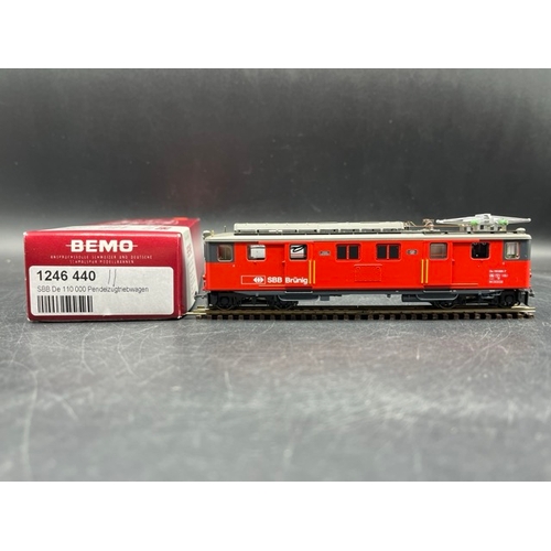 120 - Bemo HOm 1:87 scale SBB electric loco DCC with two corresponding SBB Brünig wagens, each boxed and T... 