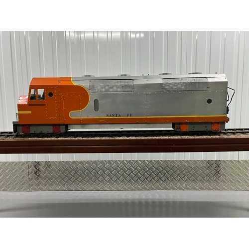 88 - 5 inch gauge Santa Fe 997 EMD SD60 style Diesel Locomotive in Good condition 
Dual Battery operated ... 