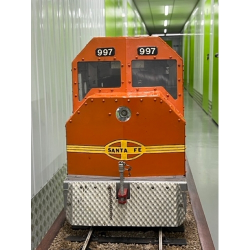 88 - 5 inch gauge Santa Fe 997 EMD SD60 style Diesel Locomotive in Good condition 
Dual Battery operated ... 