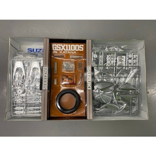 9 - Tamiya - Suzuki GSX1100S - 1/6 Scale. (1600g) (1).

Unbuilt, box shows sign of being stored. Box Dim... 