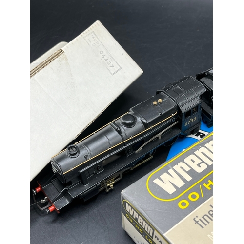 17 - A Wrenn Railways 8F Freight 2-8-0 Tender Locomotive (W2225A). LMS Black RN 8233. Tested Runner 
(750... 