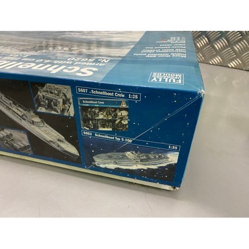 245 - Italeri - Schnellboot type S-38 - 5620 - 1/35 Scale. (3700g) (1).
Includes Painted Crew members.
Unb... 