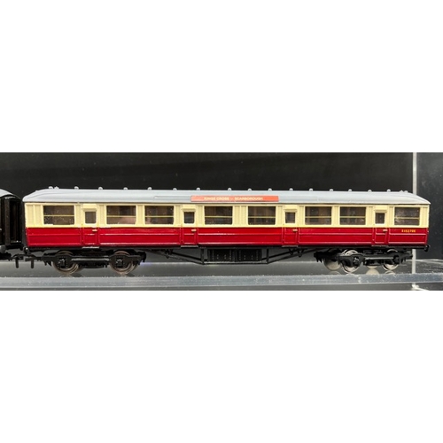 173 - Kit-built & one Lima rake of five ‘Kings Cross to Scarborough’ Maroon, Crimson/Cream coaches built a... 