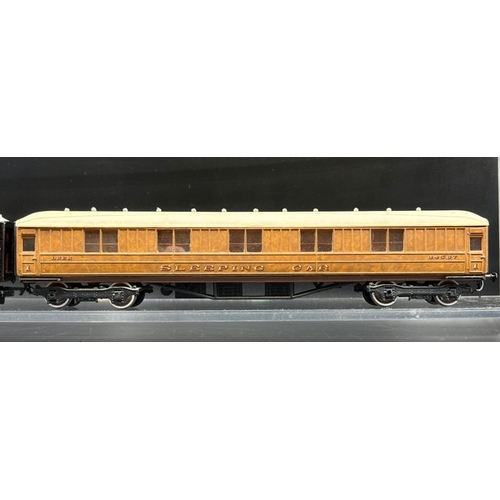 174 - Kit-built rake of six LNER Teak coaches built and finished to good standard
(1300g)
Includes - 
Pass... 