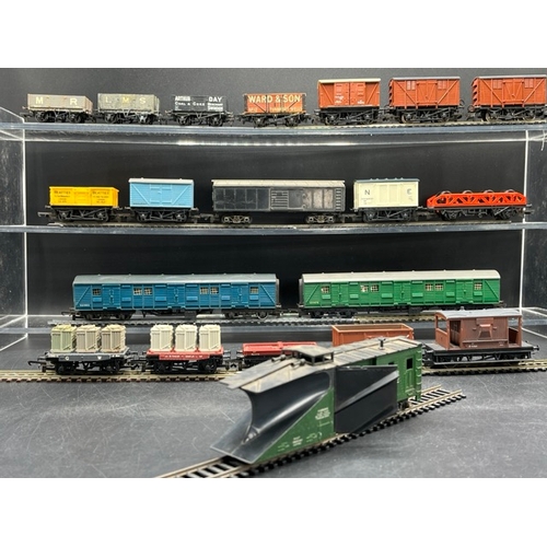 182 - Twenty OO gauge Rolling stock from Hornby/Triang, Peco (1), Slaters kits (3), Lima (1) includes Snow... 