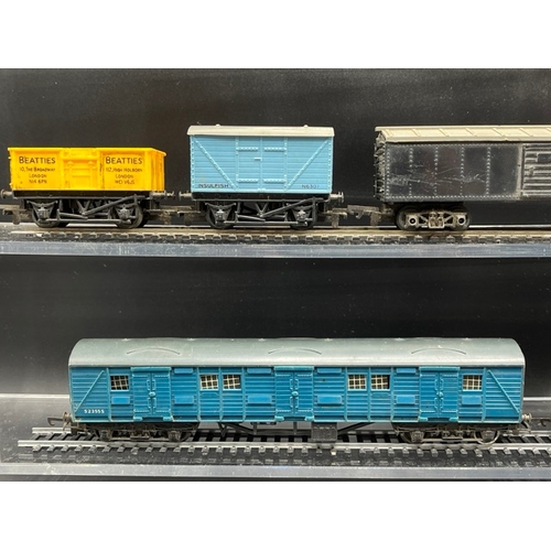 182 - Twenty OO gauge Rolling stock from Hornby/Triang, Peco (1), Slaters kits (3), Lima (1) includes Snow... 