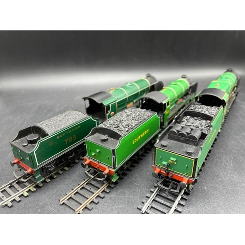 96 - Three Southern OO gauge Steam Locomotives, each Tested Runner
(1400g)
Bachmann Branchline 31-401 Lor... 