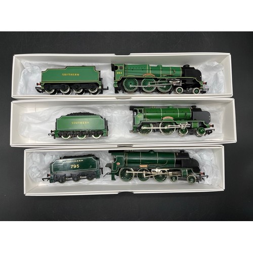 96 - Three Southern OO gauge Steam Locomotives, each Tested Runner
(1400g)
Bachmann Branchline 31-401 Lor... 