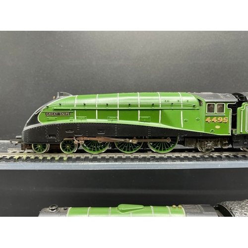 99 - Three OO gauge LNER Steam Locomotives, two Tested as Runners
(1500g)
Hornby R2103 Class A3 4-6-2 'Ca... 