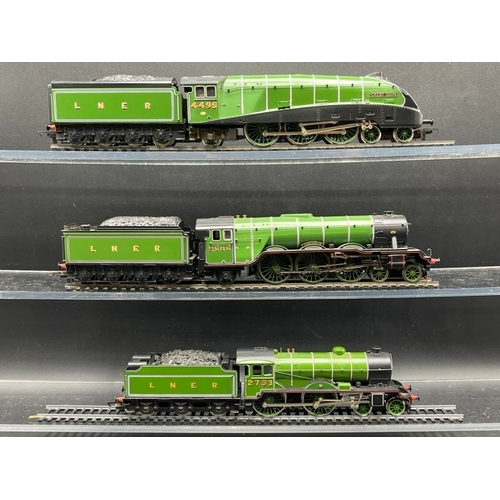 99 - Three OO gauge LNER Steam Locomotives, two Tested as Runners
(1500g)
Hornby R2103 Class A3 4-6-2 'Ca... 