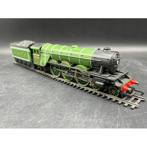 101 - Two OO gauge LNER Steam Locomotives, both Tested Non-Runners
(900g)
Hornby R3086 Class A1 4-6-2 4472... 