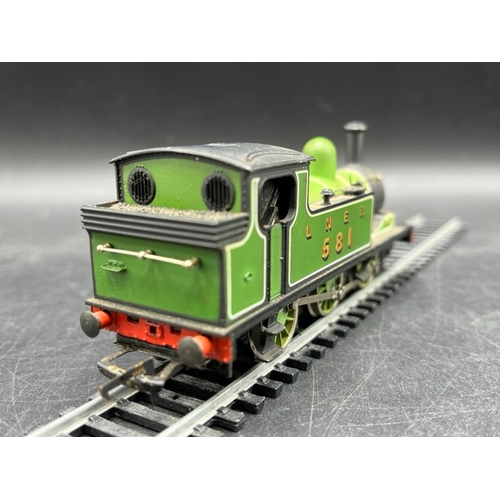 101 - Two OO gauge LNER Steam Locomotives, both Tested Non-Runners
(900g)
Hornby R3086 Class A1 4-6-2 4472... 