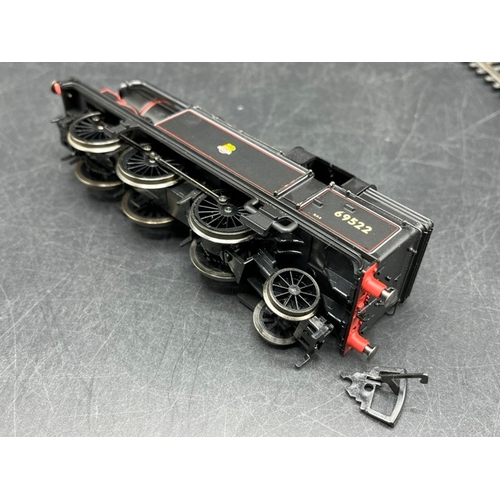 104 - Two OO gauge Steam Locomotives, both Tested Runners
(800g)
Hornby R1029 Class N2 0-6-2T 69522 in BR ... 