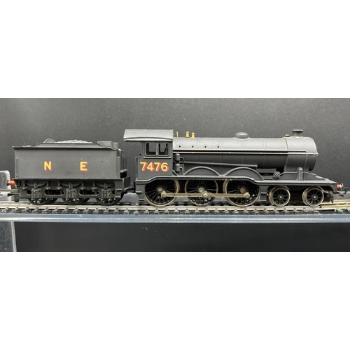 106 - Four OO gauge Steam Locomotives, each Tested as Non Runner
(1800g)
Hornby Class A4 4-6-2 4901 