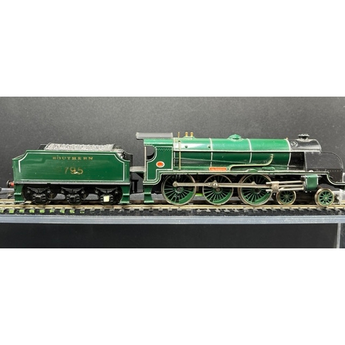 106 - Four OO gauge Steam Locomotives, each Tested as Non Runner
(1800g)
Hornby Class A4 4-6-2 4901 