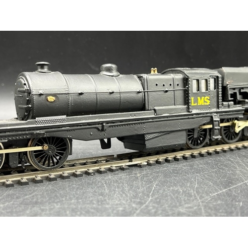 38 - Kit-built OO gauge Beyer Garratt LMS #4987 articulated locomotive, Tested Runner 
(NNNNg)
2-6-0 0-6-... 