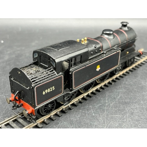 40 - Two Kit-built OO gauge early crest BR Steam locomotive, 4-6-2 Tested Runner 
(1000g)
BR LNE 4-6-2T 6... 