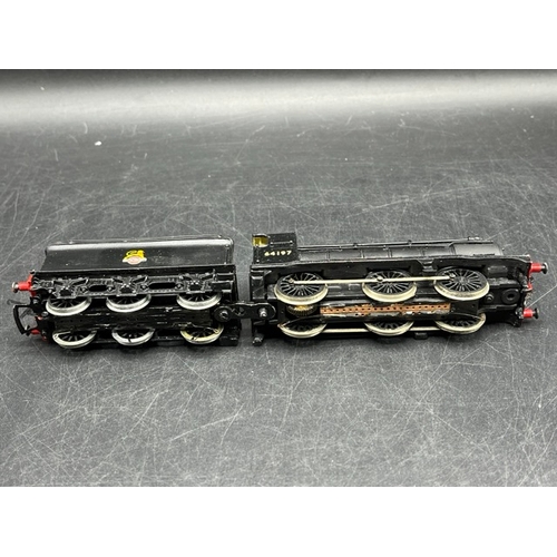 41 - Two Kit-built OO gauge early crest Steam locomotives, Tested Runners
(700g)
Ivatt/Gresley GNR Class ... 