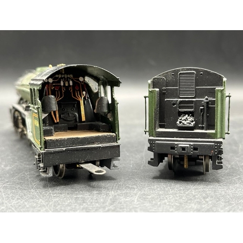 45 - Kit-built OO gauge Class A1 4-6-2 #60504 'Mons Meg' locomotive Green livery late crest, Tested Runne... 