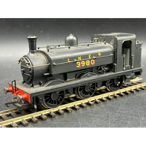 53 - Three Kit-built/modified OO gauge LNER tank locomotives, each Tested Runner
(600g)
Class J52 LNER 39... 