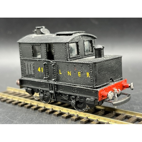 53 - Three Kit-built/modified OO gauge LNER tank locomotives, each Tested Runner
(600g)
Class J52 LNER 39... 