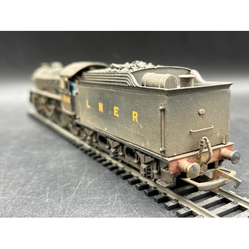 56 - Hornby modified LNER 4-6-0 'Castle Hedingham' #1614 OO gauge locomotive, Tested Runner 
(500g)
Teste... 