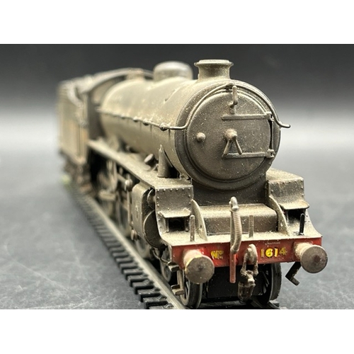 56 - Hornby modified LNER 4-6-0 'Castle Hedingham' #1614 OO gauge locomotive, Tested Runner 
(500g)
Teste... 