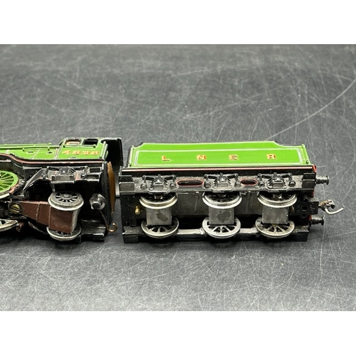 58 - Kit-built OO gauge 2-6-2 LNER lined Apple green V2 Class No.4838 locomotive, Tested Runner 
(1000g)
... 